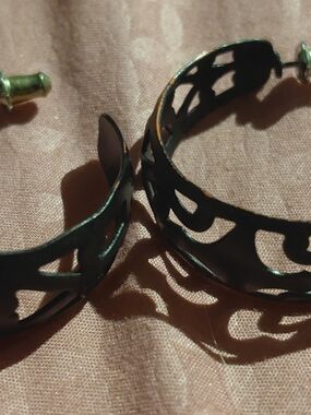 C.1980s Black Metal Filigree Hoop Earrings